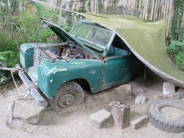 Autowrack zum Gorillaberg.