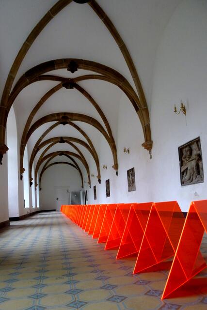 Vernissage Ausstellung "BEFREIUNG" im Kloster Willebadessen. Kunst im Kreuzgang von Mareile Schröder.