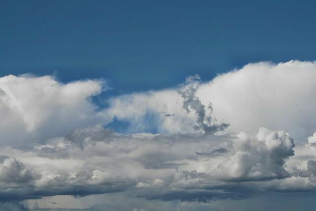 Die Wolkenhex tanzt