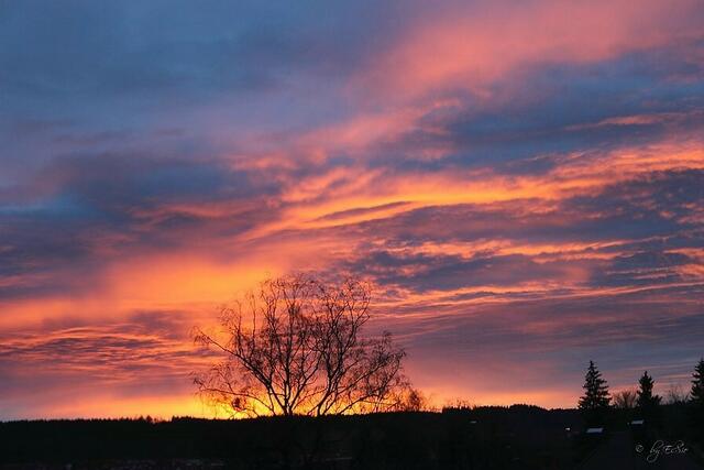 Himmel in Flammen