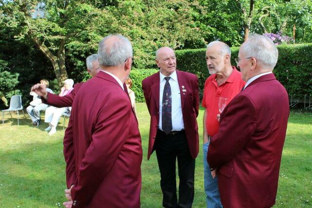 Chormitglieder "werben" ehemalige Sänger ...