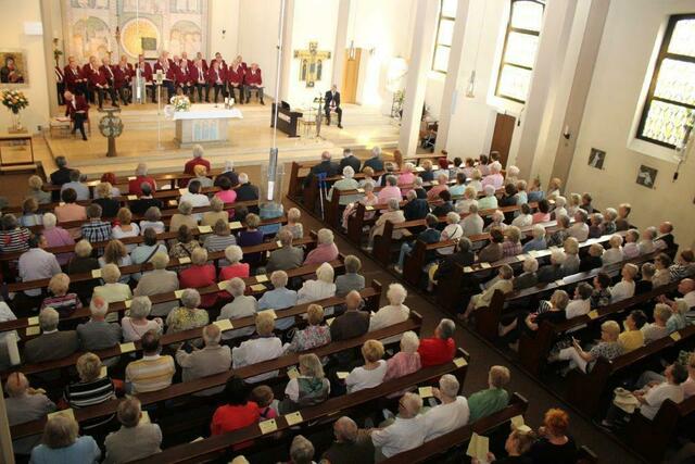 Der beeindruckende Blick von der Orgelempore.