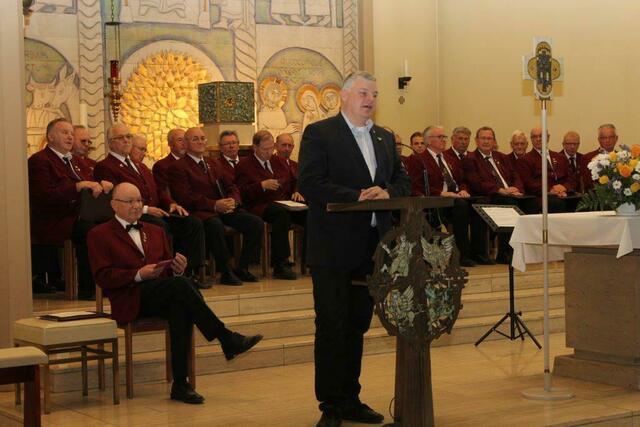 Der Schirmherr und Bürgermeister der Stadt Langenhagen Mirko Heuer ist stolz auf den ältesten Verein Langenhagens.