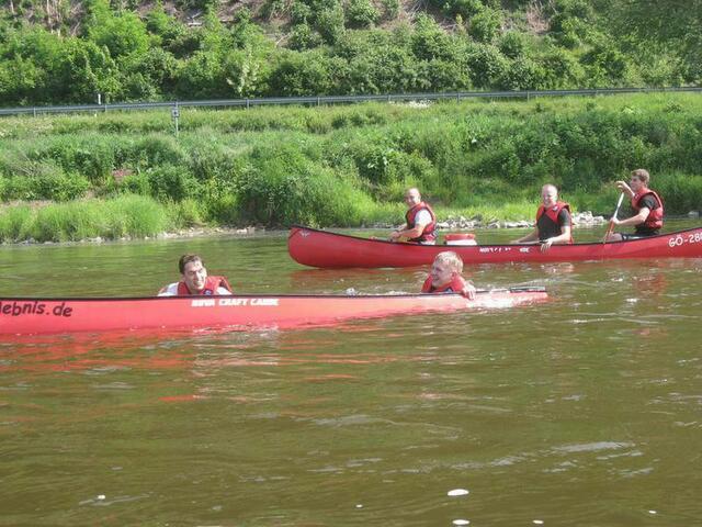 http://www.weser-erlebnis.de ist vorbildlich:  Alle tragen Schwimmwesten und Rettungsübungen finden auch statt! | Foto: weser-erlebnis.de