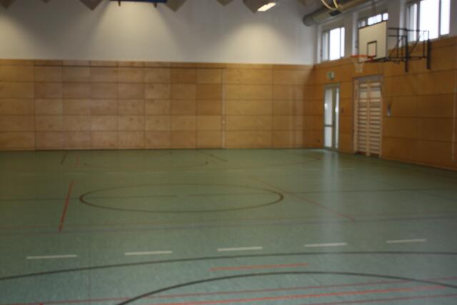 Die Sportler der Abteilungen Volleyball, Basketball, Badminton und Leichtathletik werden von Mitte Jun bis Dezember 2015 hier trainieren