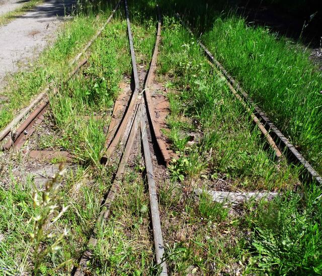 In vielen Bereichen haben die Gleise der Moorbahn ausgedient.