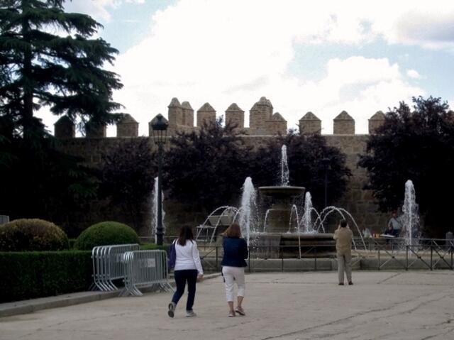 Park hinter der Mauer