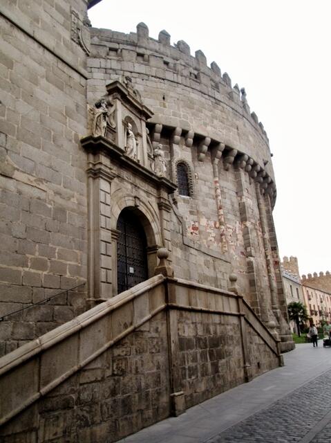 Chor der Kathedrale in die Mauer hinein gebaut