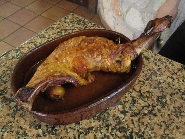 Gevierteltes Lamm vom Grill