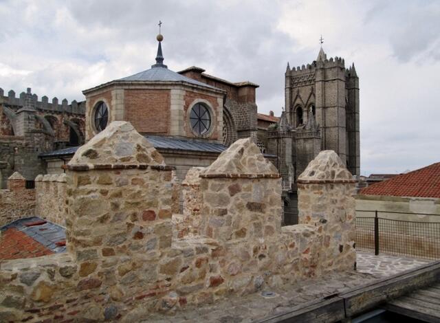 Kathedrale von der Mauer aus gesehen