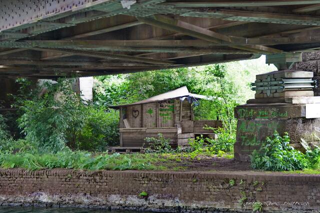..unter der Brücke...