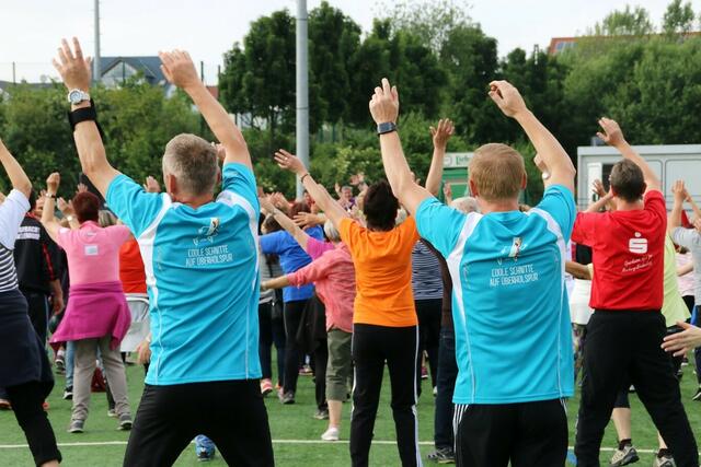 Zumba-Fitness-Party mit Claudia Thiele – Stadtwette und Sportabzeichen-Fest im Herrenwaldstadion (24.06.2015) | Foto: Sören-Helge Zaschke