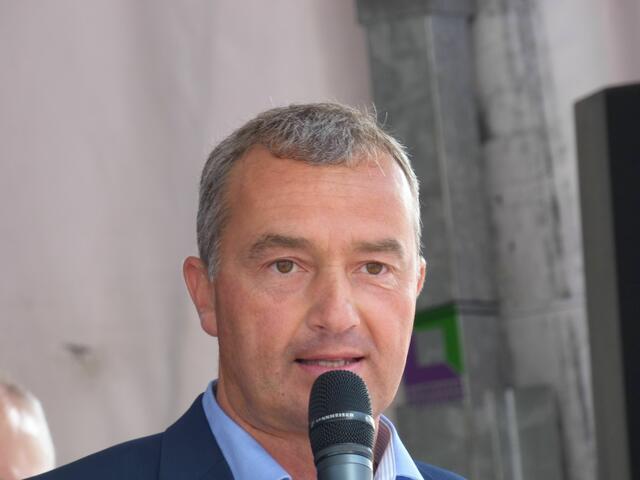 Günzburgs Oberbürgermeister Gerhard Jauernig bei der Eröffnung des Guntiafestes