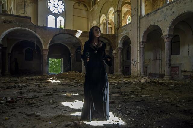 Zur Rettung des Kloster der Barmherzigen Schwestern in Eger/Cheb | Foto: SCHWARZE-art-PHOTOGRAPHIE | Aus dem Shooting mit  Juliane Pietsch
