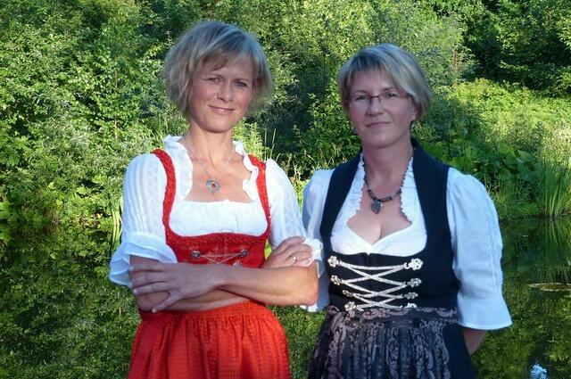 zwei MItglieder der Musikgruppe Muskatella