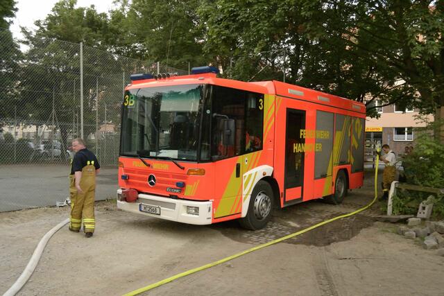 Brandnachschau durch die Brufsfeuerwehr