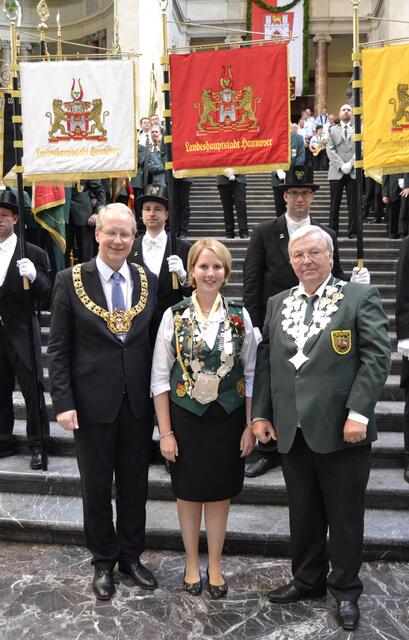 Stefan Schostok, OB Hannover; Landeskönigin Christina Wiebe; Axel Rott, Präsident NSSV (v.l.n.r.)