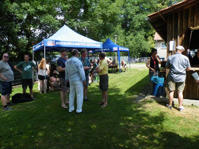 3. Vespermeile entlang der Turnhalle.