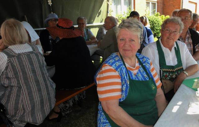 Land- und Stadtfrauen in Garderobe
