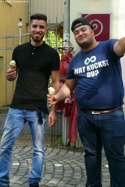 diese zwei lustigen Gesellen wollten unbedingt mit auf´s Photo