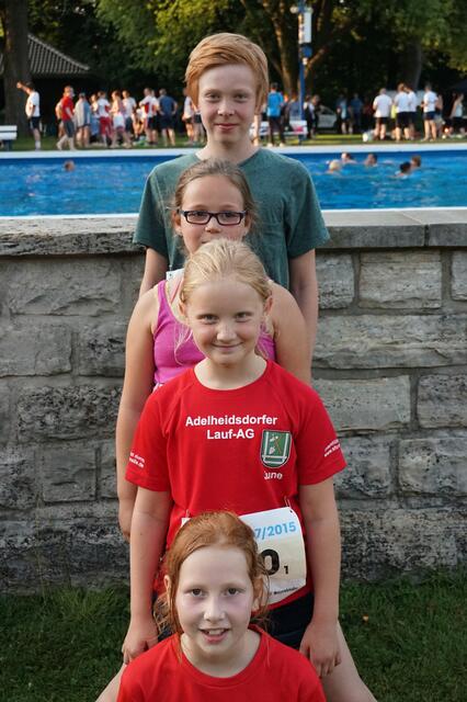 Die Minis mit (von vorne) Josephine Schanz, June Heins, Emely Sauer und Pius Pröve.