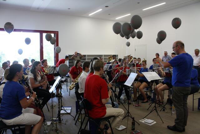 Die Stadtkapelle Neusäß bei einer offenen Probe.