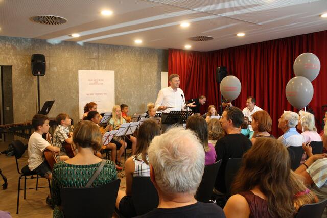 1. Bürgermeister Richard Greiner eröffnet den Tag der offenen Tür.