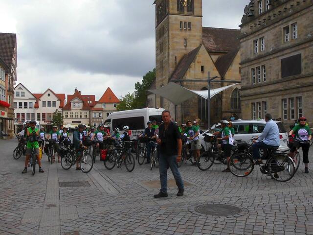 . . . Start zur Fahrradtour . . .