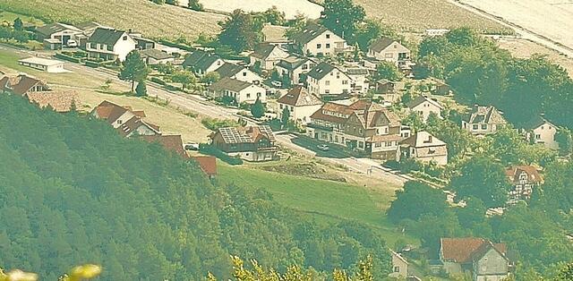 Fernaufnahme: Hemfurth mit Hotel Bergmann (Mitte)