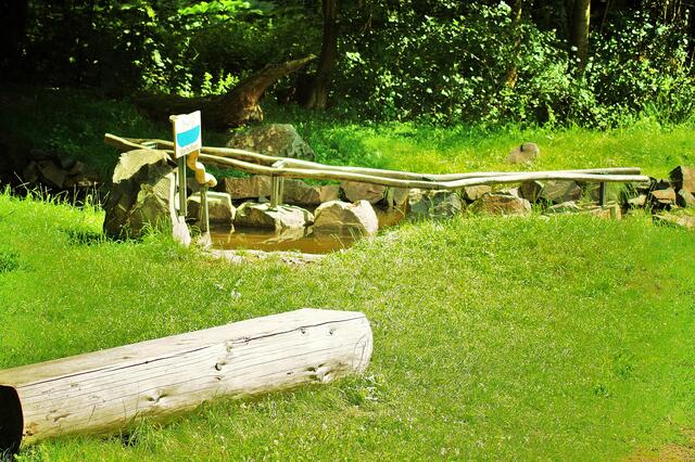 Am Fuße des Peterskopfs, die Wassertretanlage Kleinern