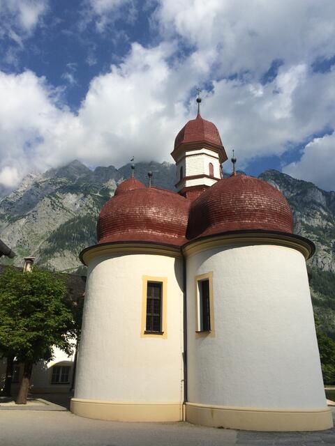 St. Bartholomä 604m mit Watzmann im Hintergrund