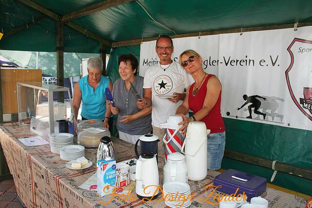 für Kaffee und Kuchen sorgte der Meitinger Kegelverein