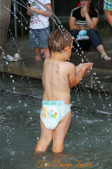 Abkühlung im Brunnen