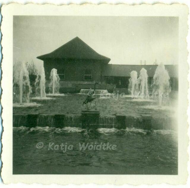 Maschseequelle in den 1930er Jahren (Foto: Archiv Katja Woidtke) http://www.myheimat.de/hannover-waldhausen/kultur/zeitreise-in-das-historische-hannover-an-der-maschseequelle-d2678384.html