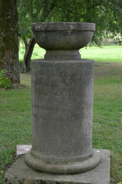 Denkmal für Gerhard von Hinüber, den Sohn des Grtengründers (Foto: Katja Woidtke)