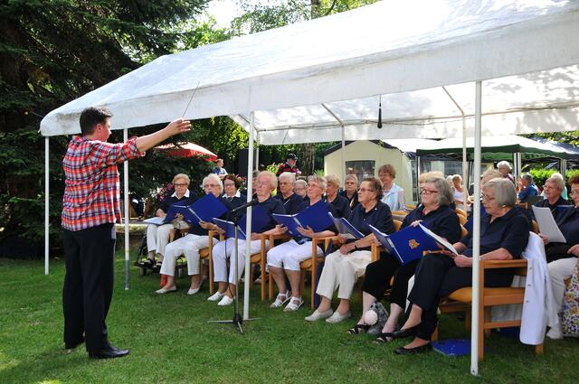 Der Ansgarchor unter der Leitung von Martina Pfennig.