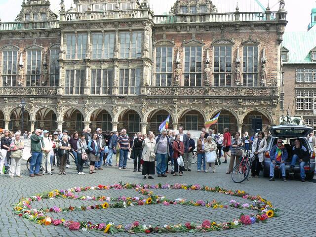 Hiroshima-Mahnwache 2012 auf dem Bremer Marktplatz