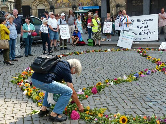 Foto von der Hiroshima-Mahnwache in Bremen 2014