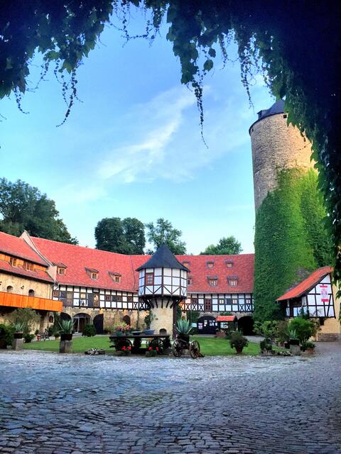 Blick auf den Innenhof des Schlosses.