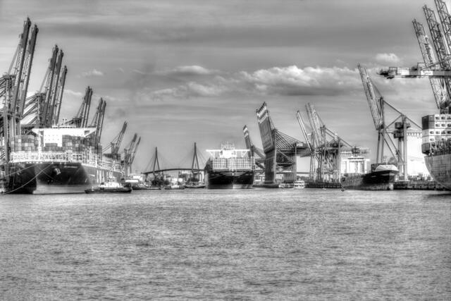 Hafen Waltershof in s/w