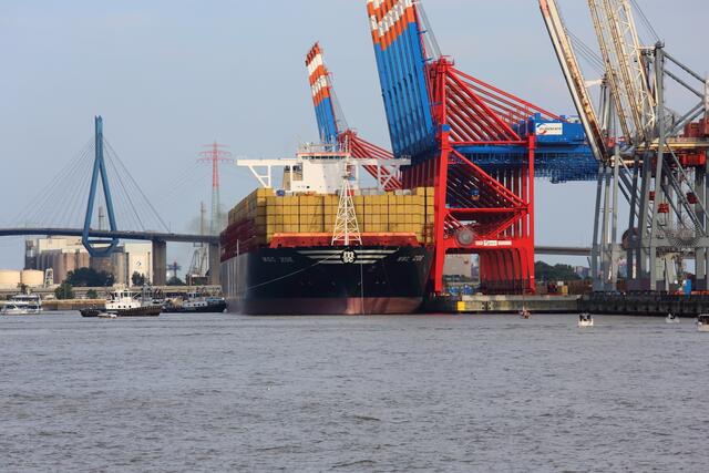 Geschafft, das Schiff hat angelegt. Jetzt nur noch festmachen.