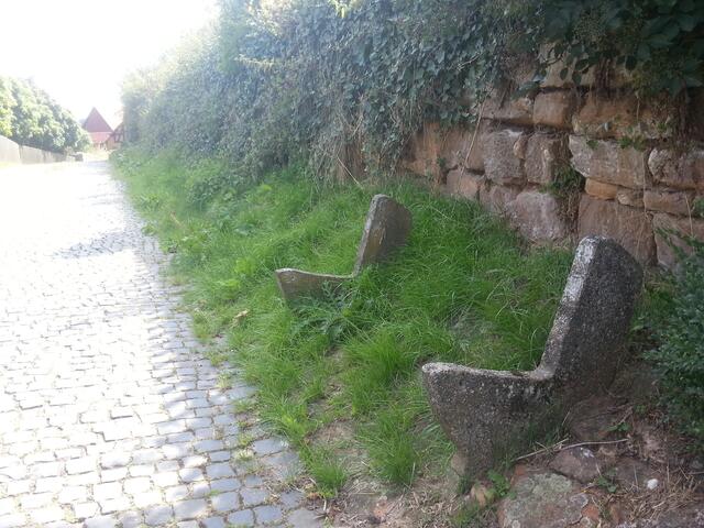 Mauerstrasse, oberhalb des alten Friedhofes