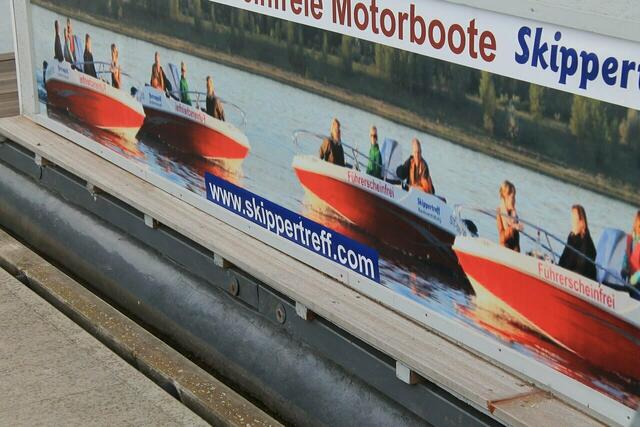 Hier kann man Tretboote, Angelboote oder Motorboote ausleihen.