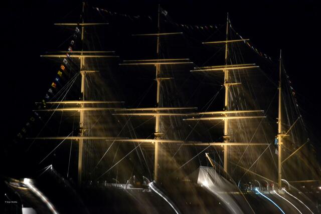 Jetzt fehlen nur noch waschechte Piraten für eine gruselige Stimmung auf der Passat in Travemünde (Foto: Katja Woidtke)