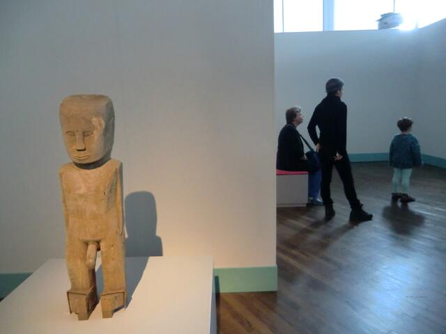 ein Mann - drei unterschiedlich alte Frauen