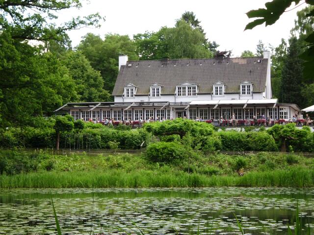 Blick auf die "Villa Italia" mit Ristorante und Hotel