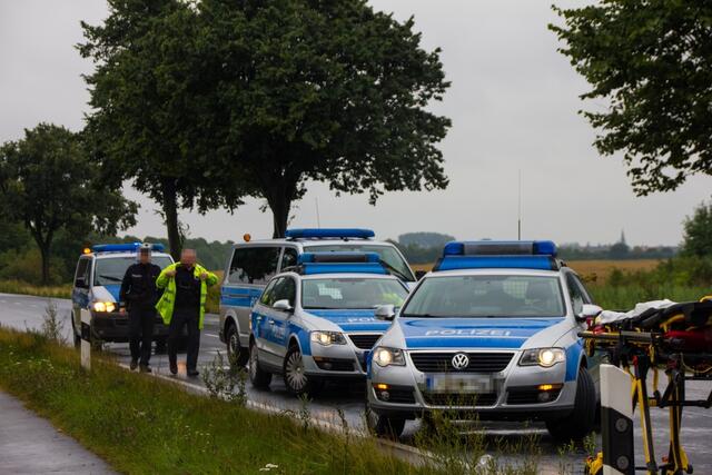 Auch die Polizei war mit mehreren Fahrzeugen im Einsatz.