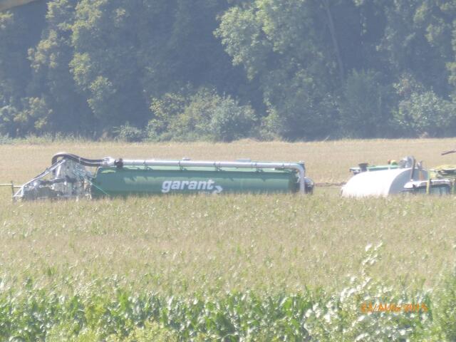 Aha - ein ganz moderner Gülle-Tank - ich beginne zu verstehen ....!