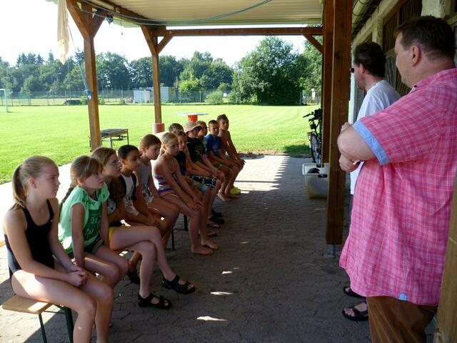 Schnuppertauchen mit den Friesentauchern Hänigsen und dem Altwarmbüchener Tauchclub im Rahmen des Feriencardprogramms der Gemeinde Uetze 2015.