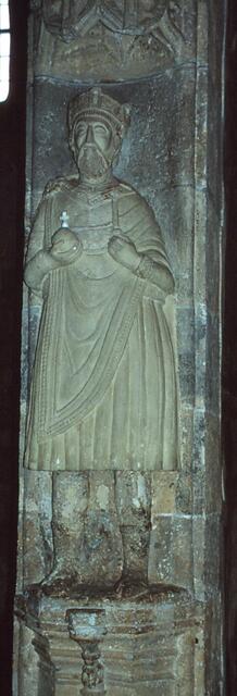 Figur Karl des Großen in der Kirche Sankt Johann